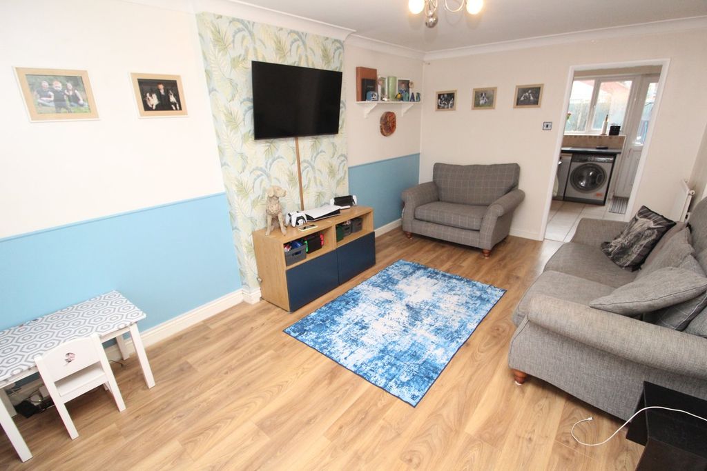 Additional image 4 of 3 bed semi-detached house for salePhipps Close, Whetstone, Leicester LE8