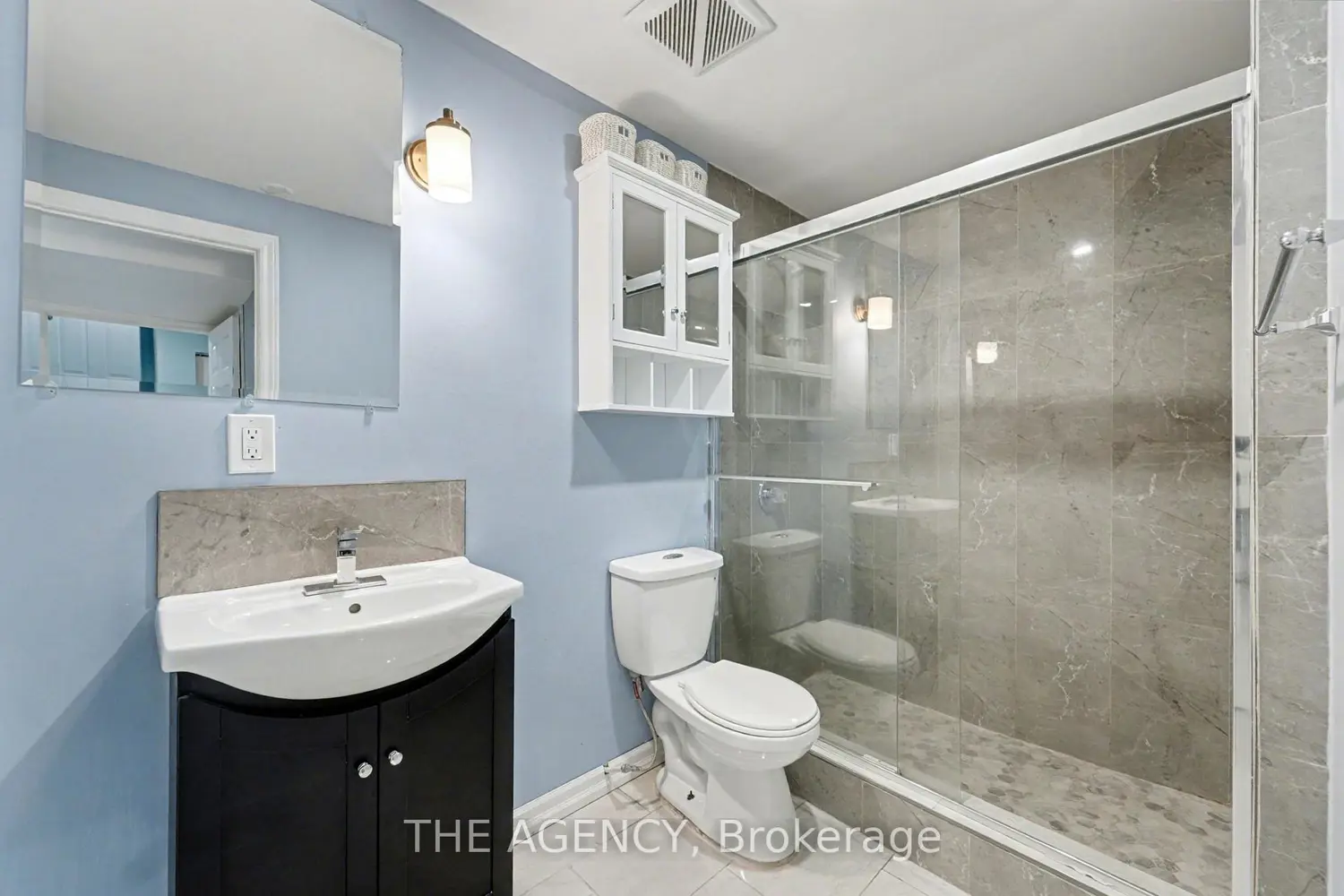 Additional image 20 of 2356 Constance Avenue