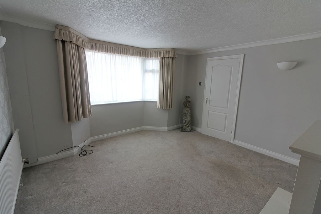 4 bed semi-detached house for saleFerndale Road, Thurmaston, Leicester LE4 photo 2