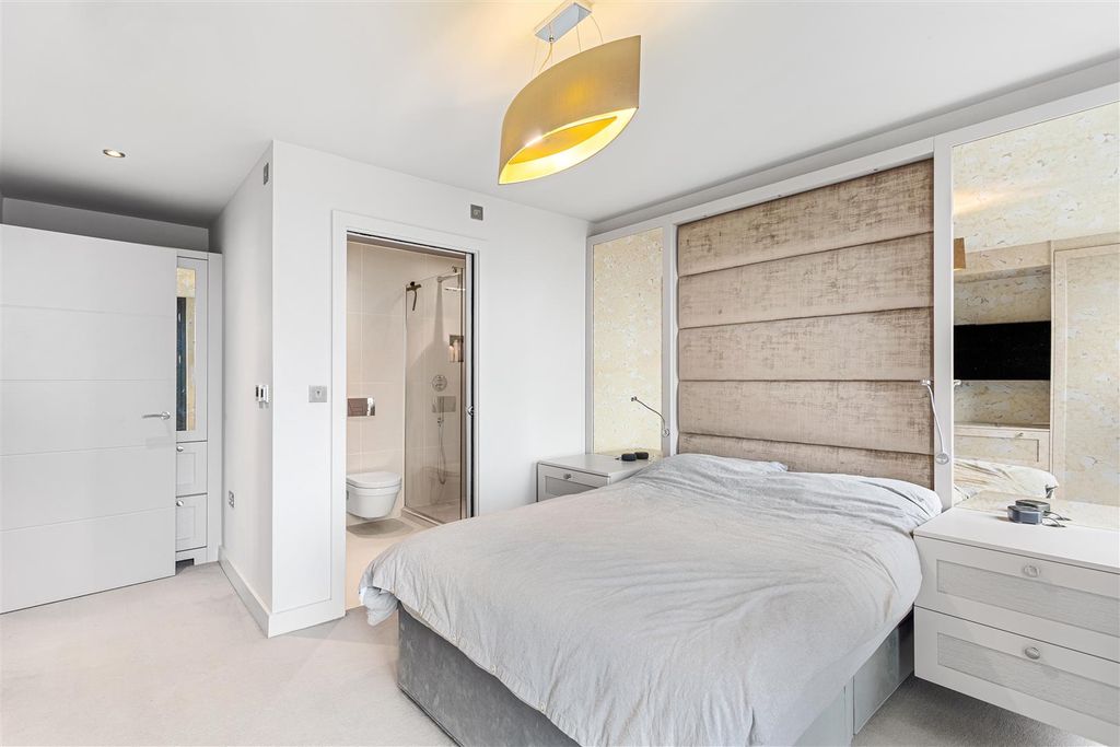 2 bed flat for saleStonebow House, Stonebow, York YO1 photo 5