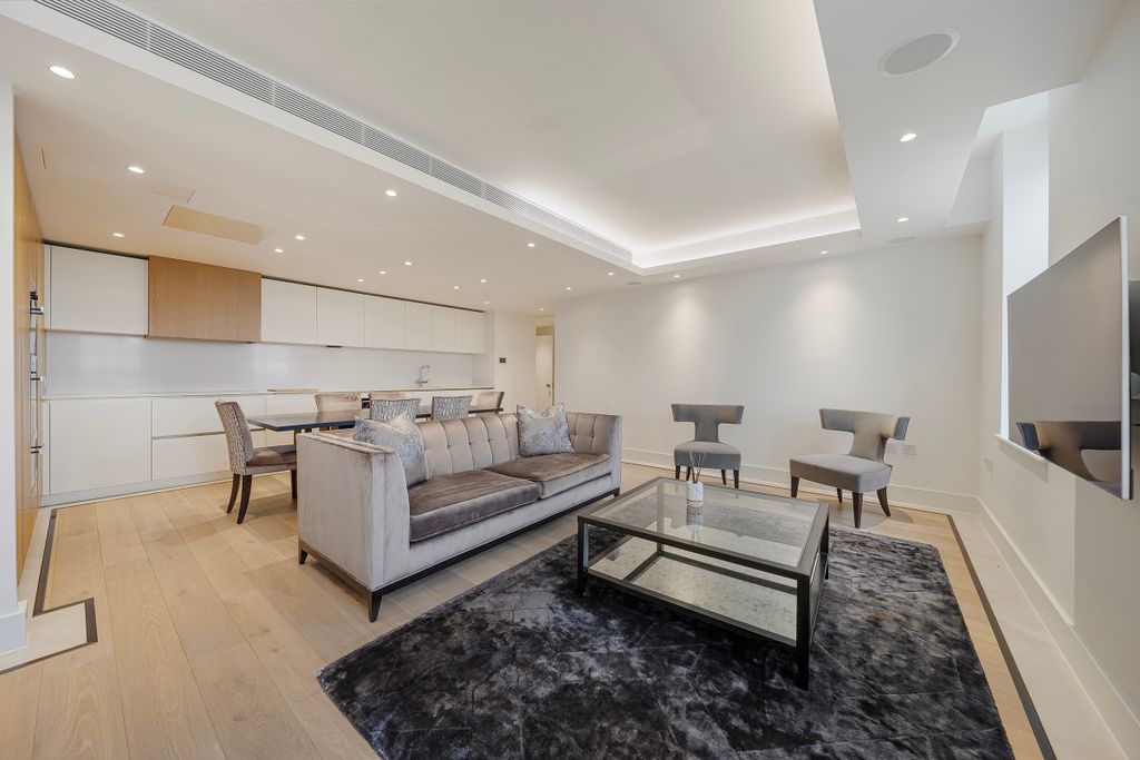 Additional image 8 of 2 bed flat for saleRichmond Hill, Richmond, London TW10