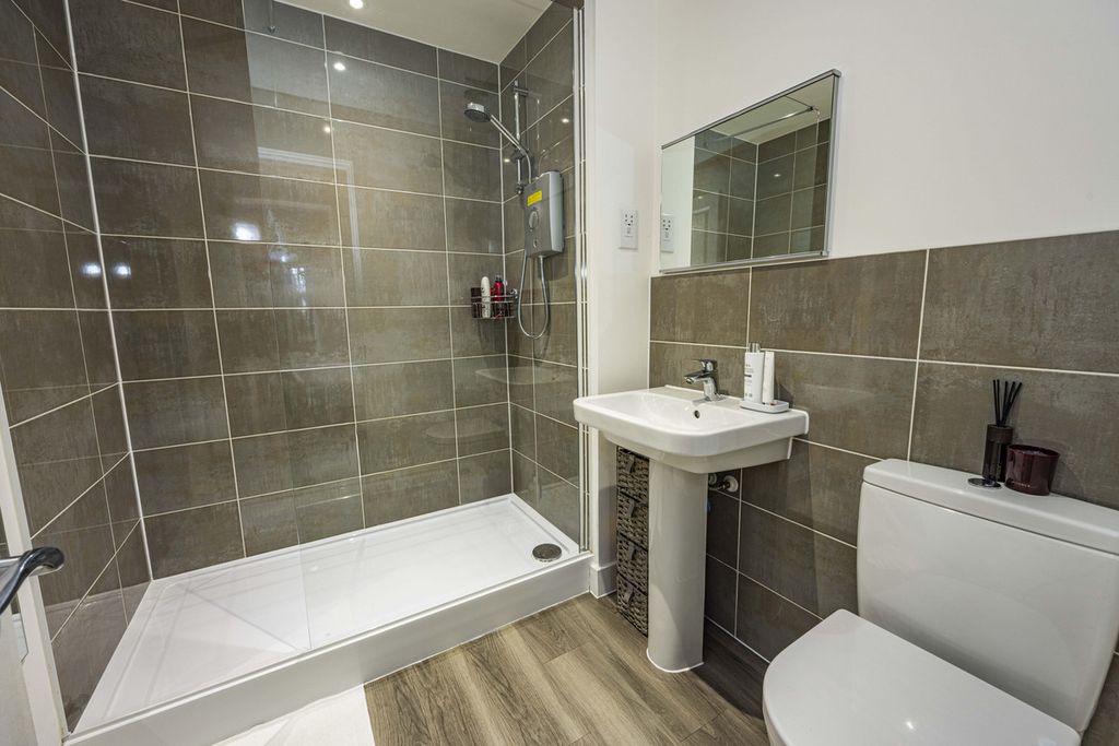 Additional image 10 of 3 bed semi-detached house for saleWoolsthorpe Close, Melton Mowbray LE13
