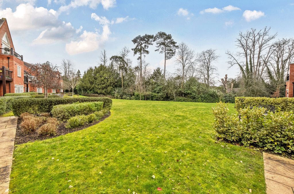 Additional image 22 of 2 bed flat for saleWoolf Drive, Wokingham, Berkshire RG40