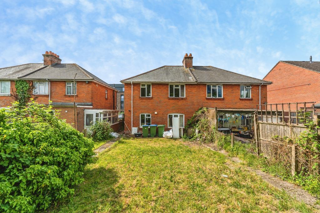 Additional image 2 of 3 bed semi-detached house for saleHarrison Road, Southampton SO17
