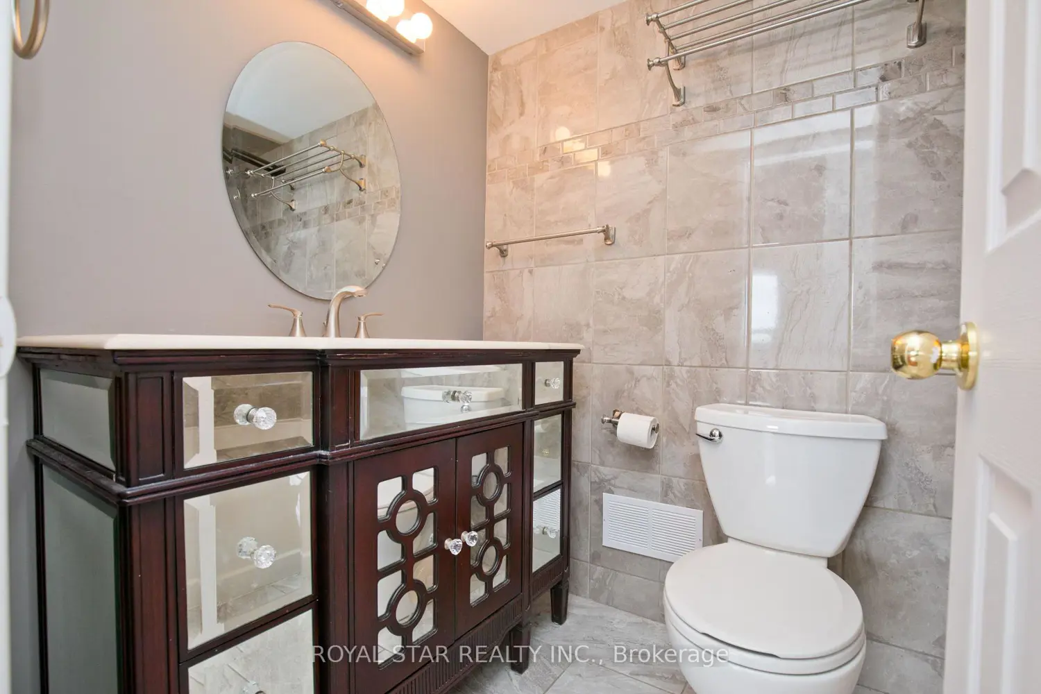 Additional image 12 of 1535 Lakeshore Road 1607