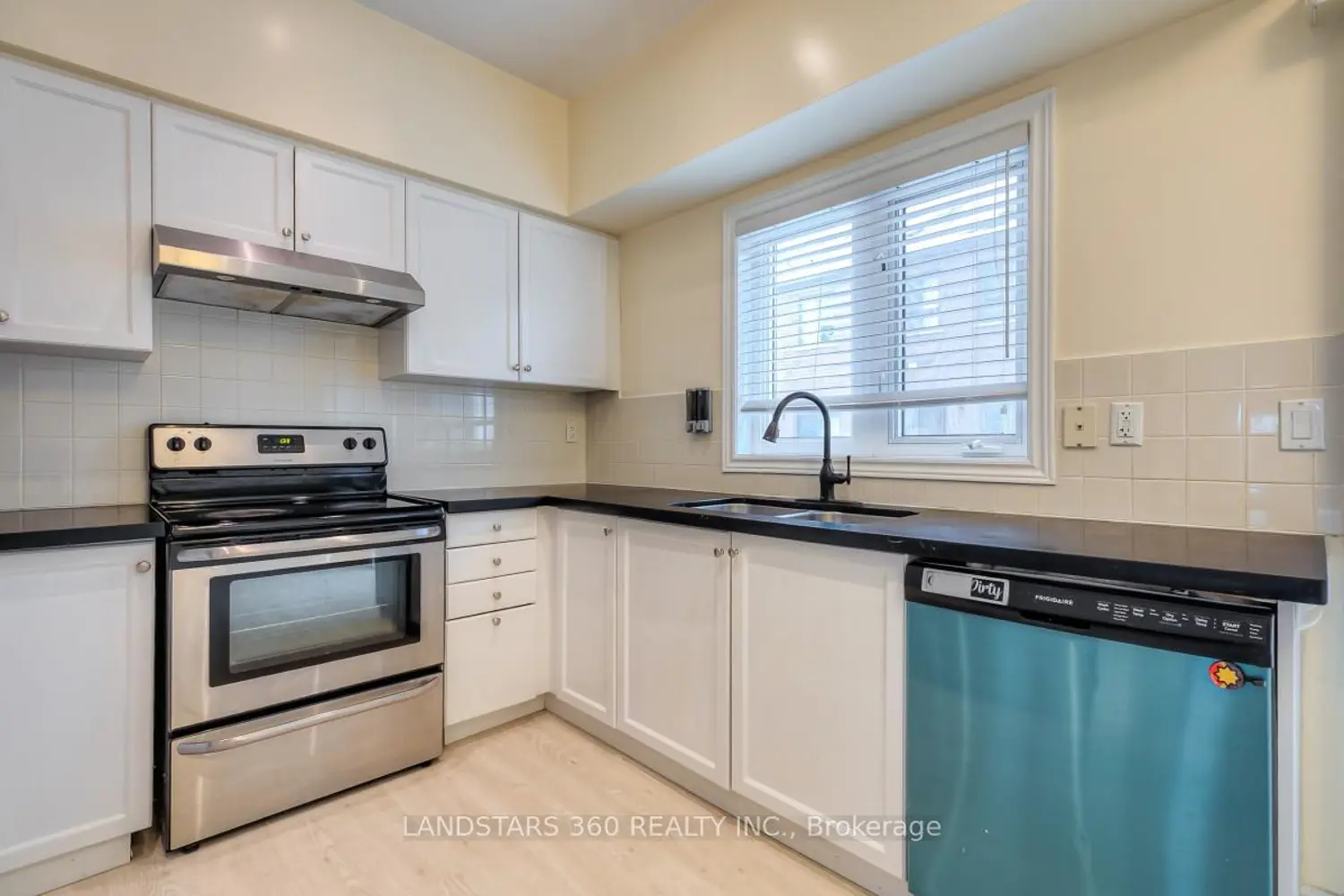 Additional image 10 of 9133 Bayview Avenue 69