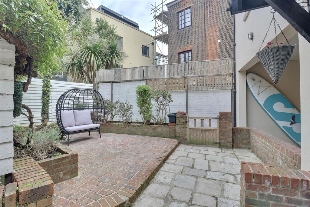 Additional image 18 of 3 bed detached house for saleBeck Street, Portsmouth PO1
