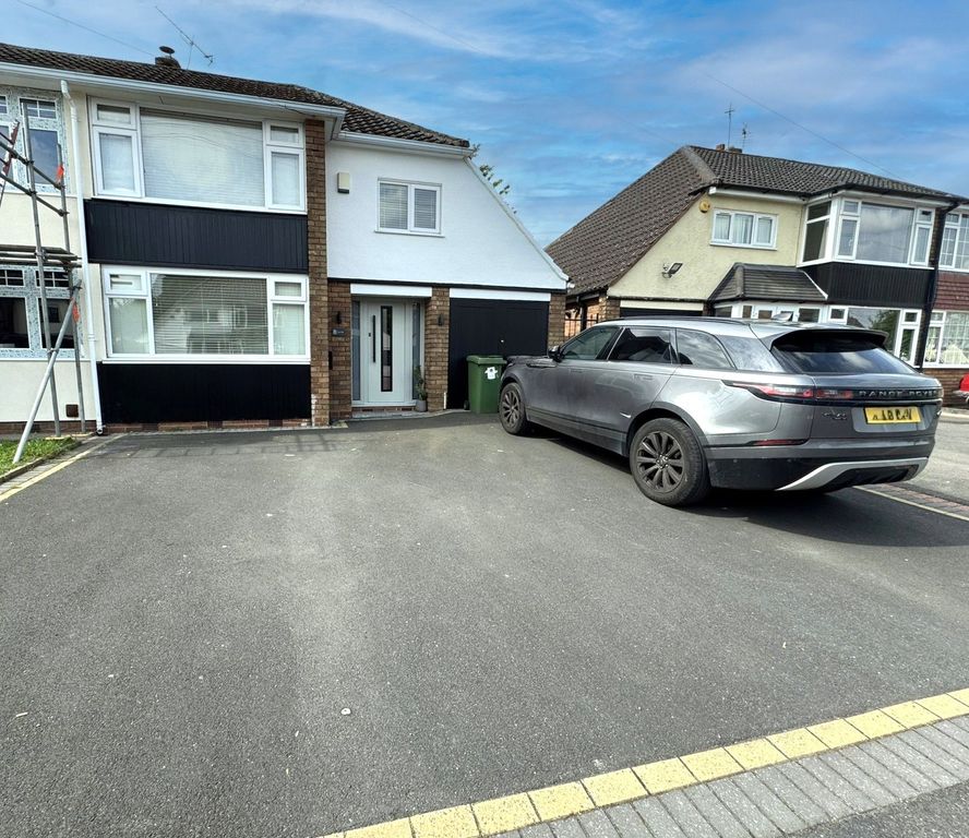 3 bed semi-detached house for saleLea View, Willenhall WV12
