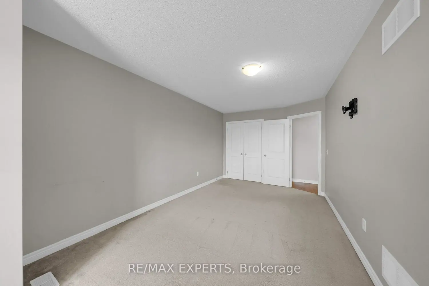 Additional image 15 of 4367 Chemonda Street