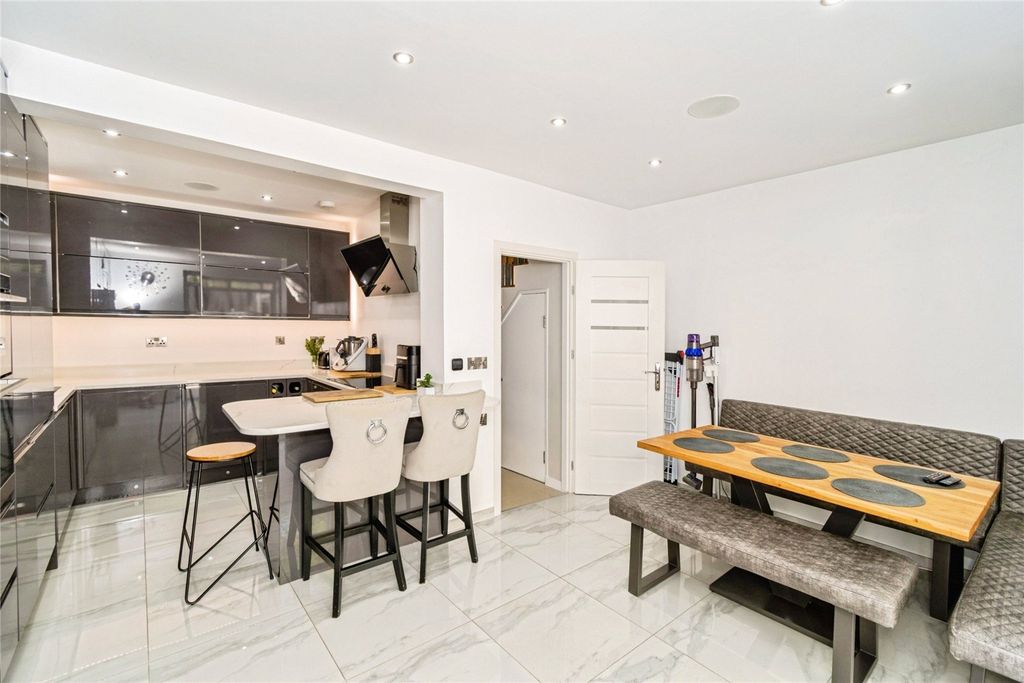 Additional image 8 of 3 bed semi-detached house for saleOsborne Road South, Southampton, Hampshire SO17