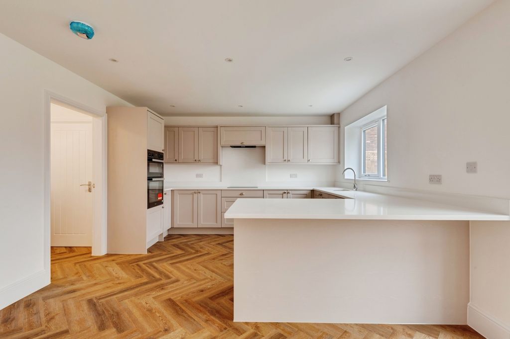 Additional image 11 of 5 bed detached house for saleVictoria Place, Bevan Way, Widnes, Cheshire WA8