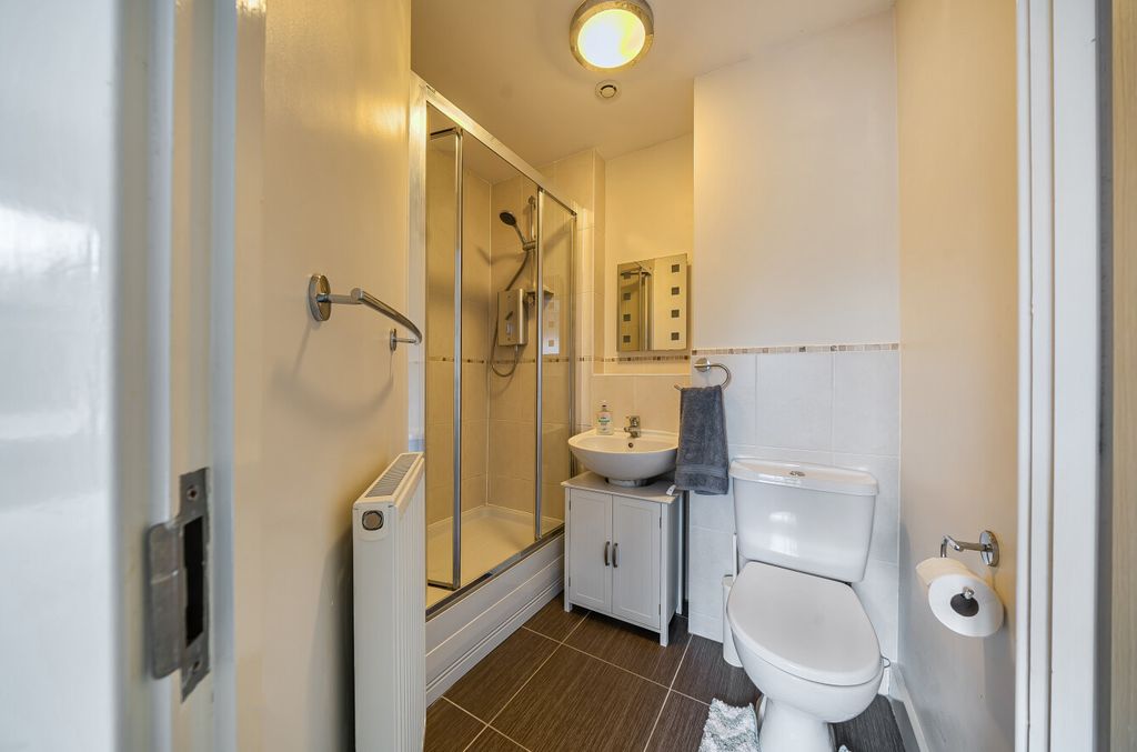 Additional image 7 of 2 bed flat for saleNorthlands Road, Banister Park, Southampton, Hampshire SO15