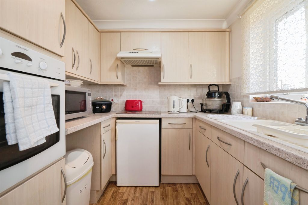 Additional image 4 of 1 bed flat for saleOakley Road, Southampton SO16