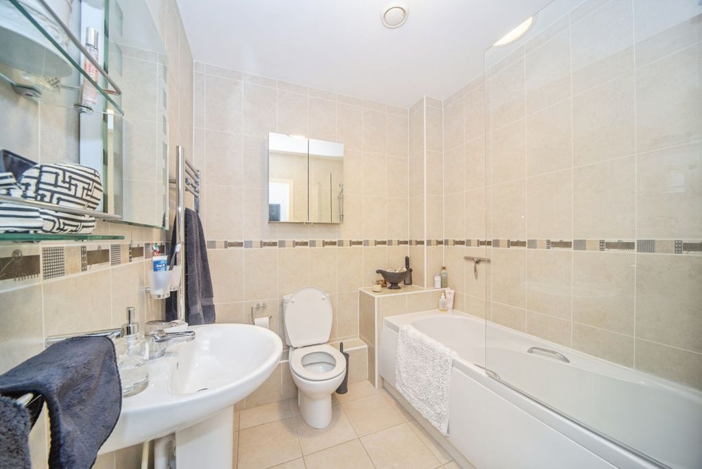 Additional image 11 of 2 bed flat for saleWinn Road, Southampton, Hampshire SO17