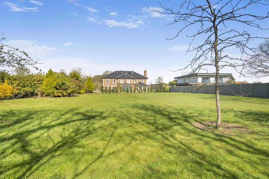 Additional image 3 of 6 bed detached house for saleNorwich Common, Wymondham NR18