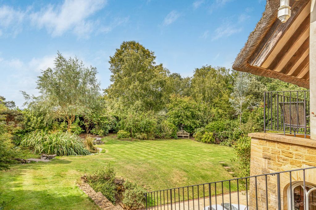 Additional image 19 of 3 bed property for salePembroke Lodge, Richmond Park, Richmond TW10