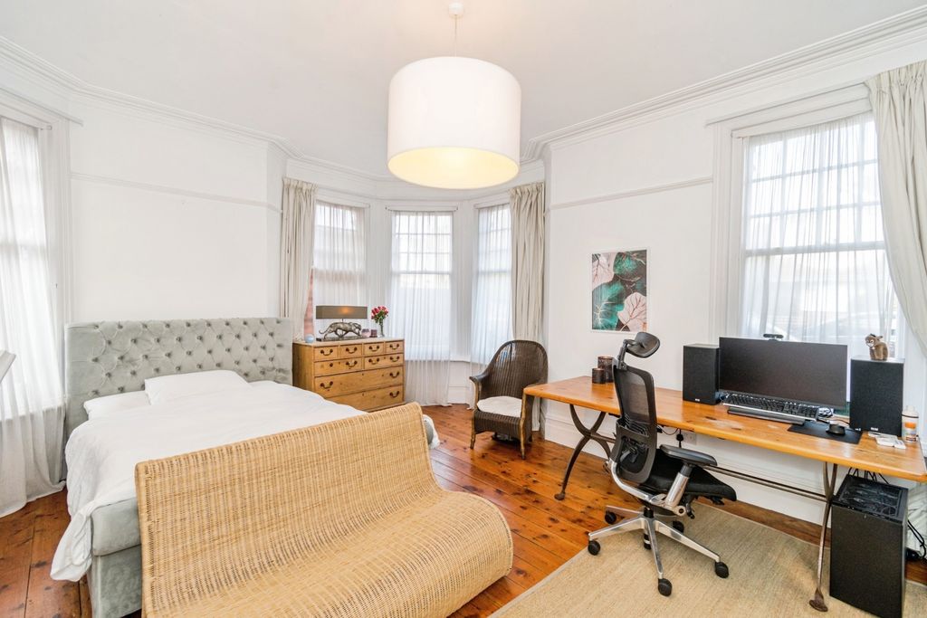 Additional image 9 of 2 bed flat for saleWelbeck Avenue, Southampton, Hampshire SO17