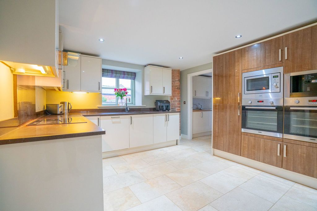 Additional image 3 of 4 bed barn conversion for saleThe Threshing Barn, Cranshaw Lane, Widnes WA8
