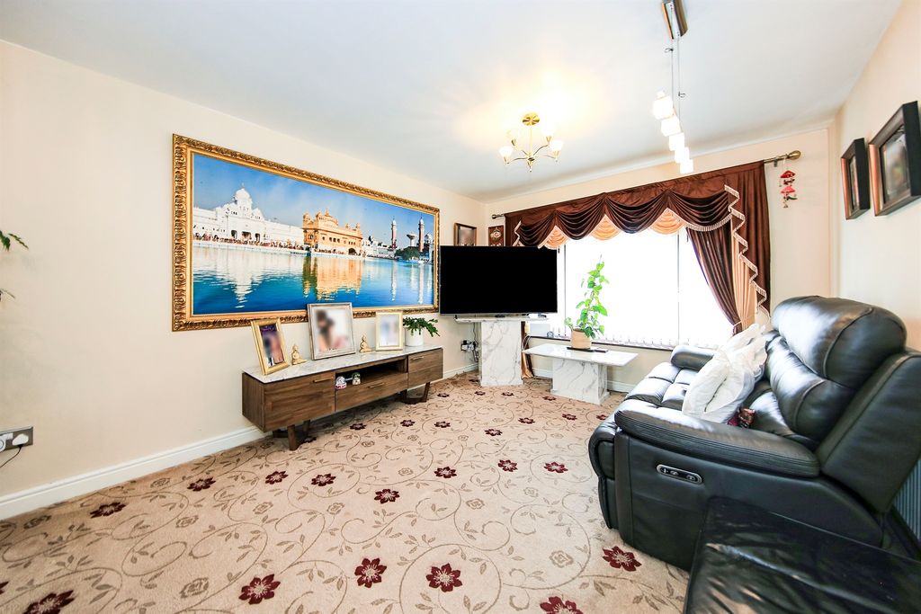 Additional image 3 of 5 bed detached house for saleCoton Road, Penn, Wolverhampton WV4