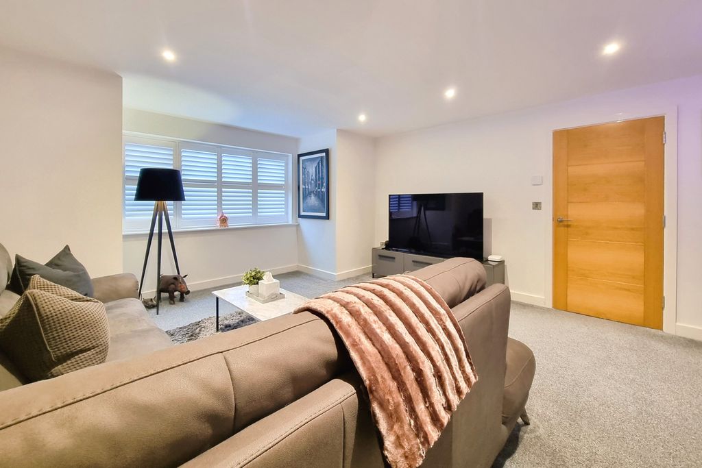Additional image 2 of 4 bed detached house for saleDrayton, Hampshire PO6