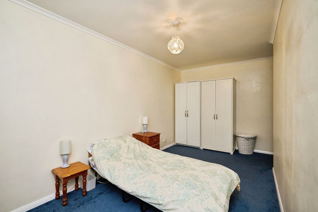 Additional image 11 of 2 bed maisonette for saleMedina Avenue, Newport, Isle Of Wight PO30
