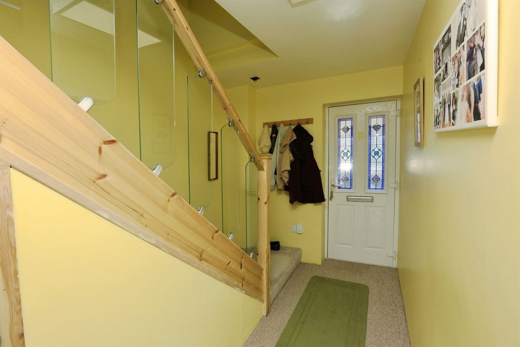 Additional image 8 of 3 bed detached house for saleClover Way, Hedge End, Southampton SO30