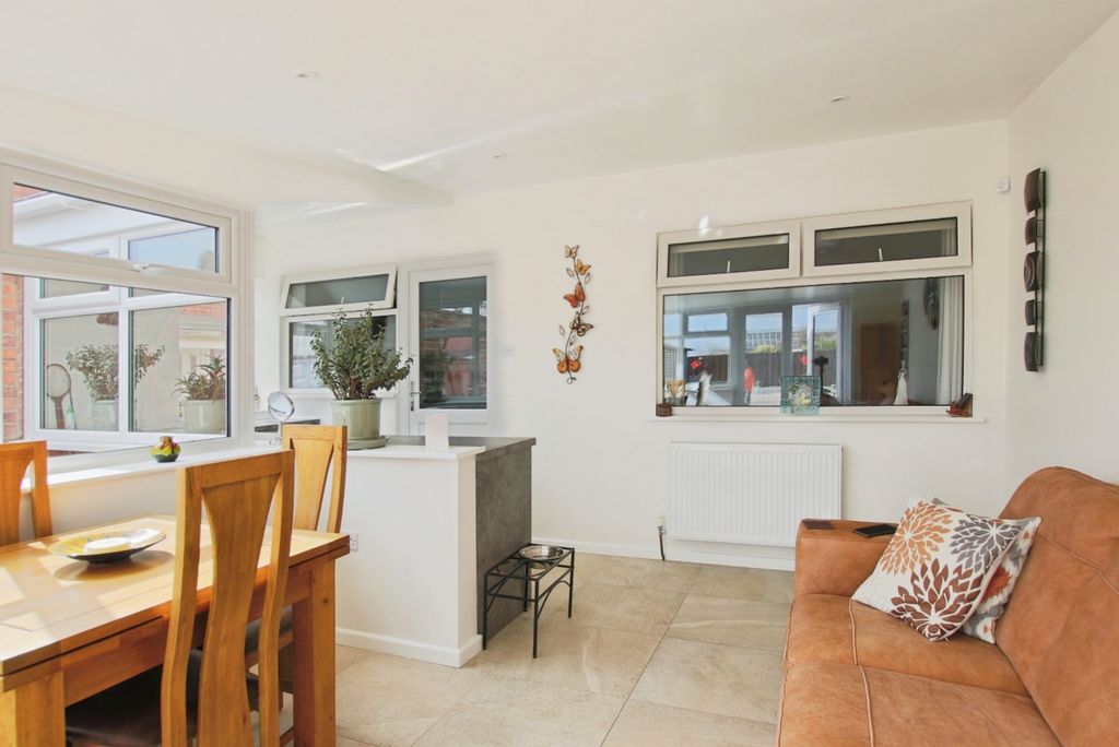 Additional image 5 of 2 bed semi-detached bungalow for saleOak Avenue, Withernsea, East Riding Of Yorkshire HU19