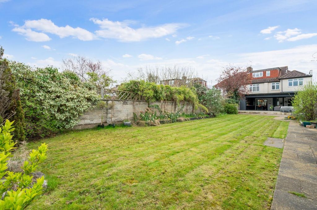 Additional image 24 of 6 bed semi-detached house for saleOaks Avenue, Worcester Park KT4