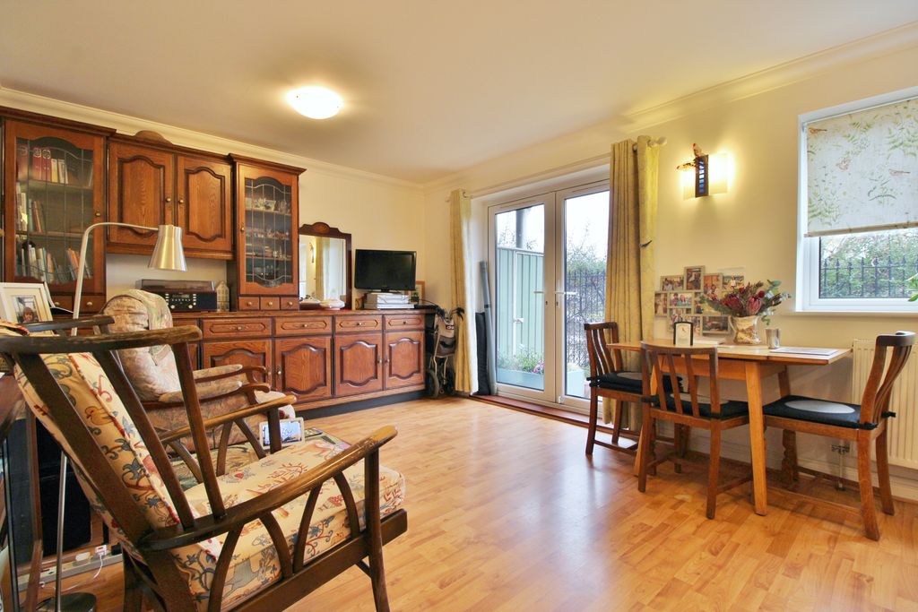 Additional image 16 of 2 bed flat for saleBransbury Mews, 161 Henderson Road, Southsea PO4