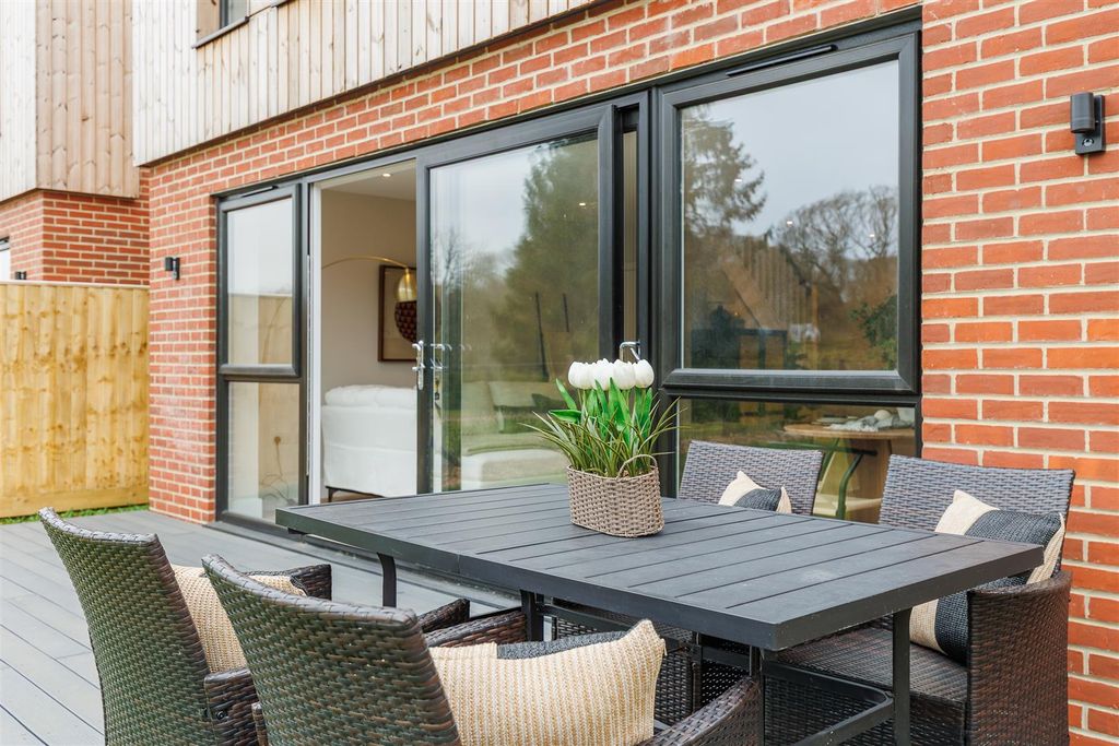 Additional image 28 of 5 bed property for saleGatcombe, Isle Of Wight PO30