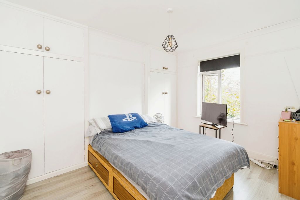 Additional image 9 of 3 bed semi-detached house for saleBlenheim Gardens, Southampton, Hampshire SO17