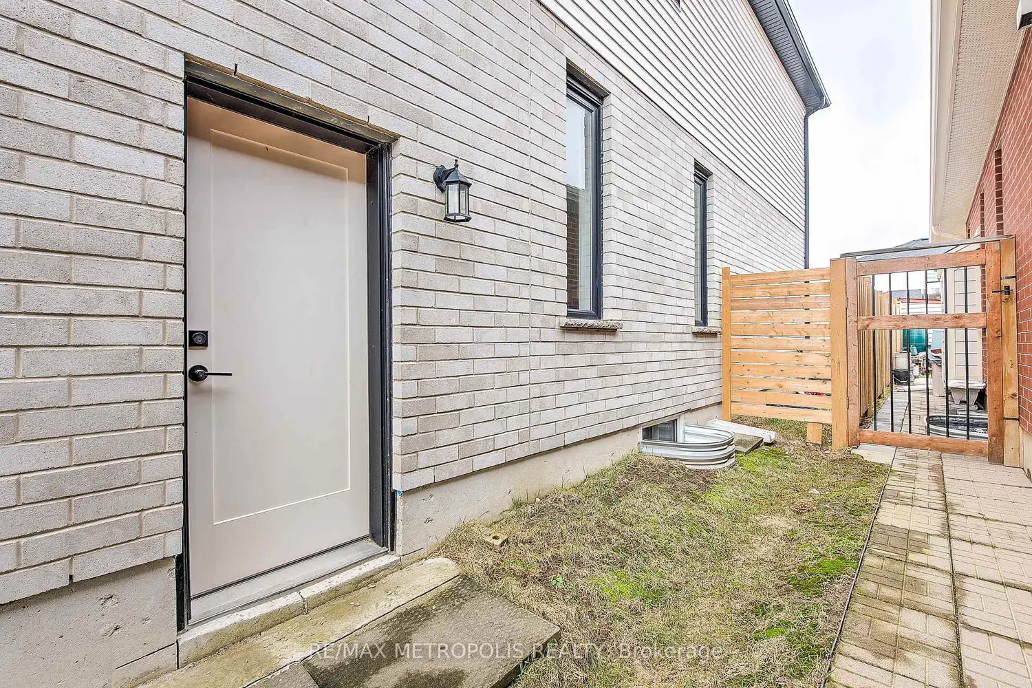 Additional image 18 of 1480 Medway Park Drive