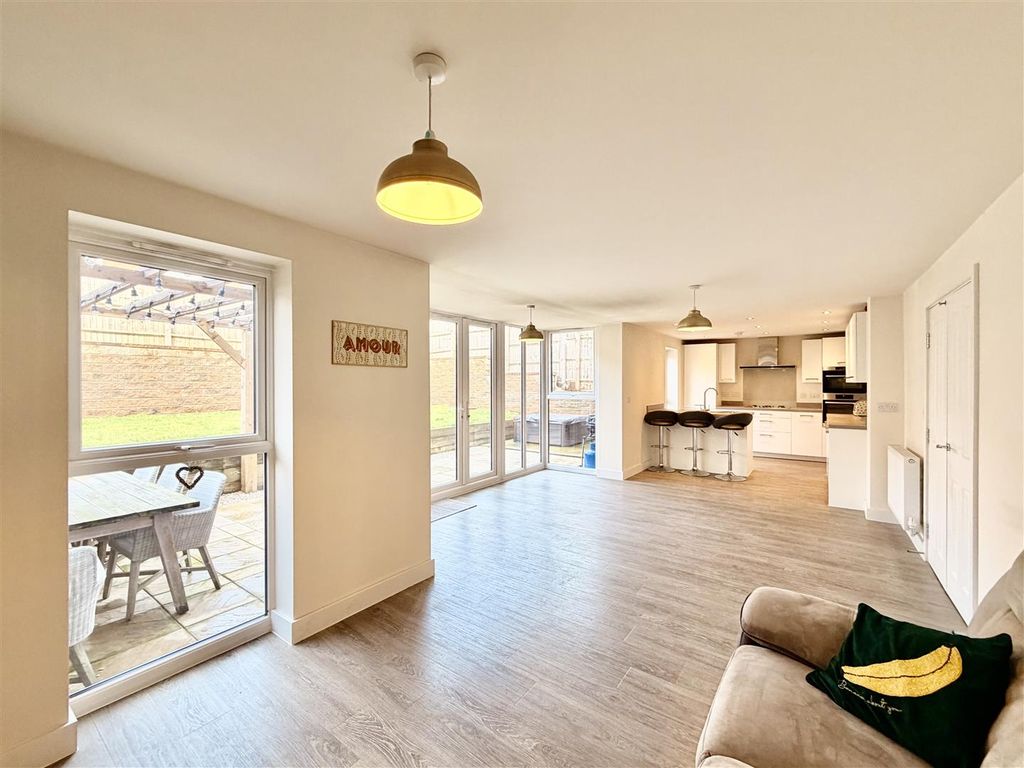 Additional image 3 of 4 bed detached house for saleStanley Drive, Sileby, Loughborough LE12