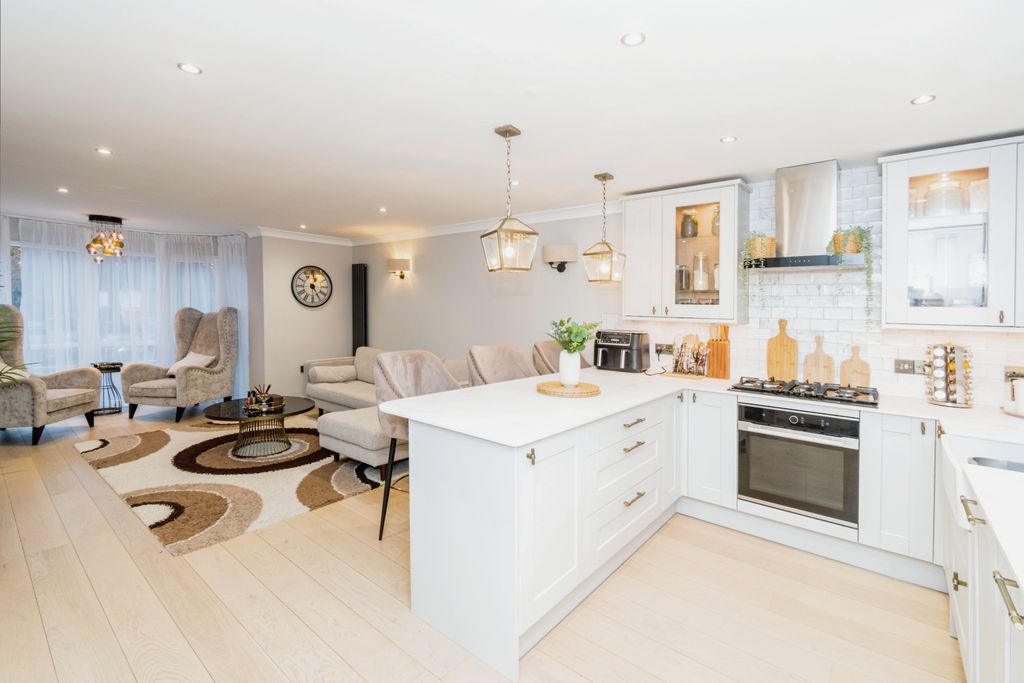 Additional image 7 of 2 bed flat for saleWinchester Road, Southampton, Hampshire SO16
