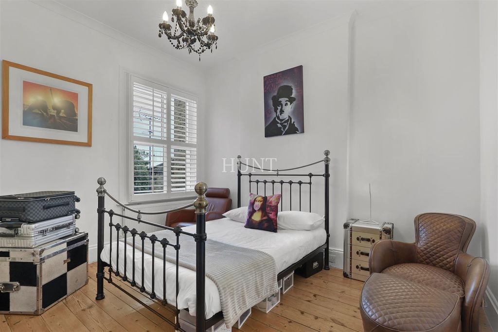 Additional image 14 of 5 bed terraced house for saleBroomhill Road, Woodford Green IG8