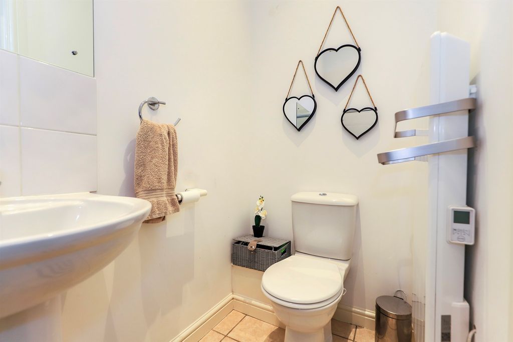 Additional image 9 of 2 bed flat for saleEdward Lisle Gardens, Tettenhall, Wolverhampton WV6