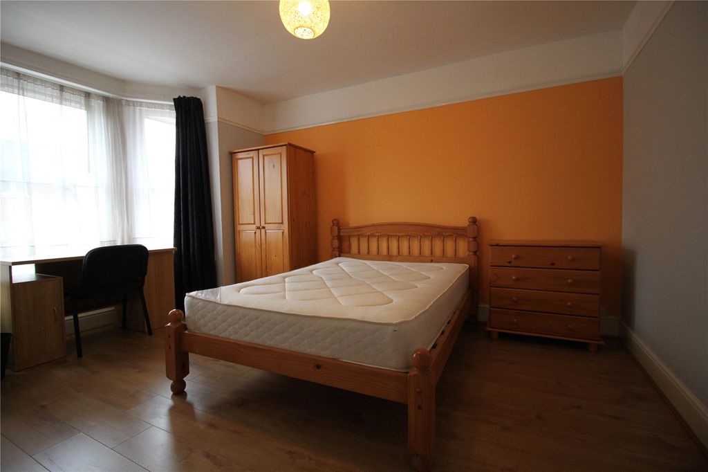 Additional image 2 of 4 bed detached house for saleOsborne Road South, Southampton, Hampshire SO17