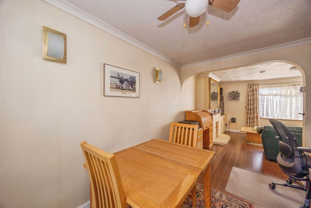 Additional image 6 of 3 bed semi-detached house for saleSeaway Crescent, Southsea PO4