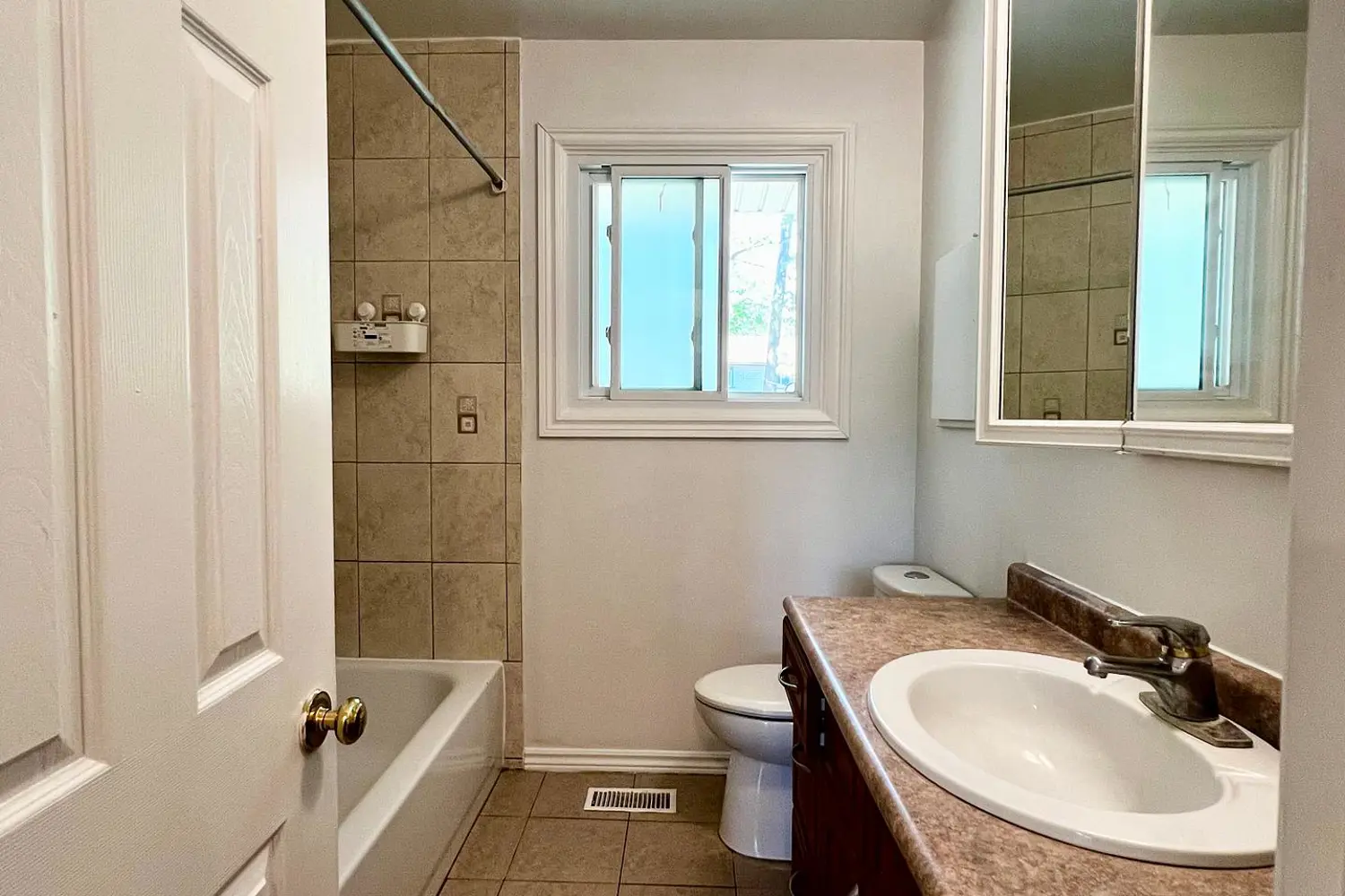 Additional image 11 of 194 Cedarbrae Avenue