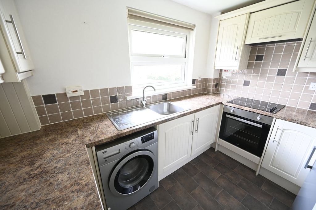 Additional image 3 of 2 bed flat for saleSelkirk Close, Wimborne BH21