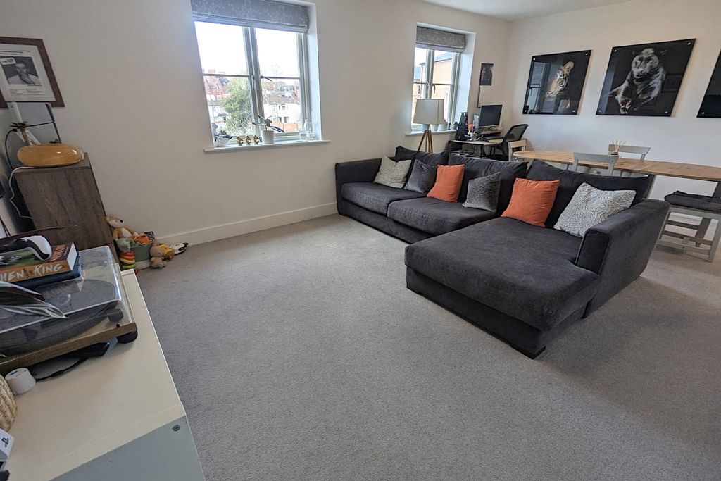 Additional image 4 of 2 bed flat for saleApartment 22, Austin Court, 2 Mill Street, Diglis, Worcester. WR1