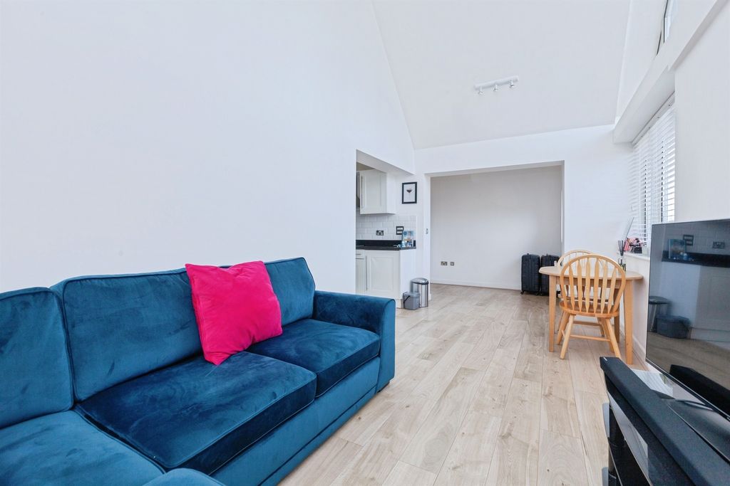 Additional image 4 of 2 bed flat for saleSycamore Street, Blaby, Leicester LE8