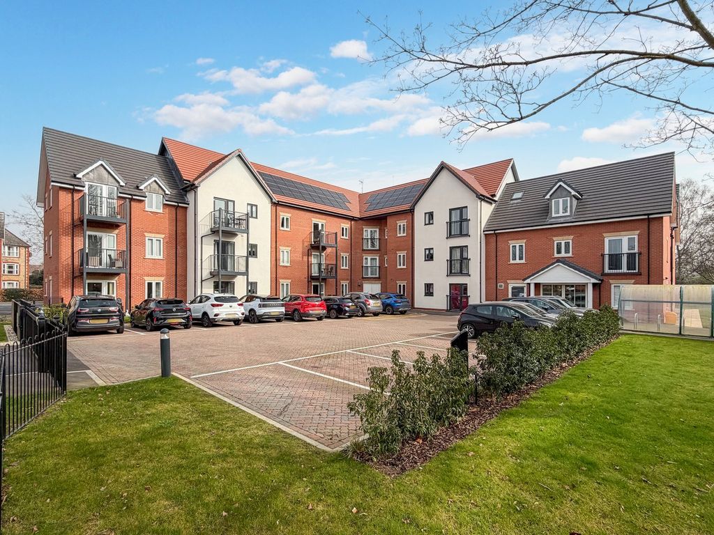 1 bed flat for saleSquadron House, Martlesham Heath, Ipswich IP5