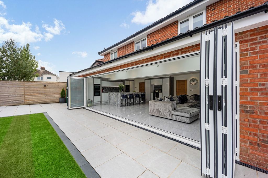Additional image 9 of 5 bed detached house for saleBlack Horse Lane, Widnes WA8