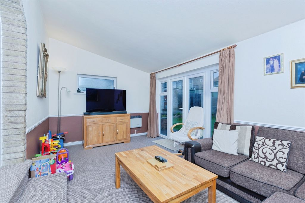 Additional image 5 of 3 bed semi-detached house for saleBarnet Close, Oadby, Leicester LE2
