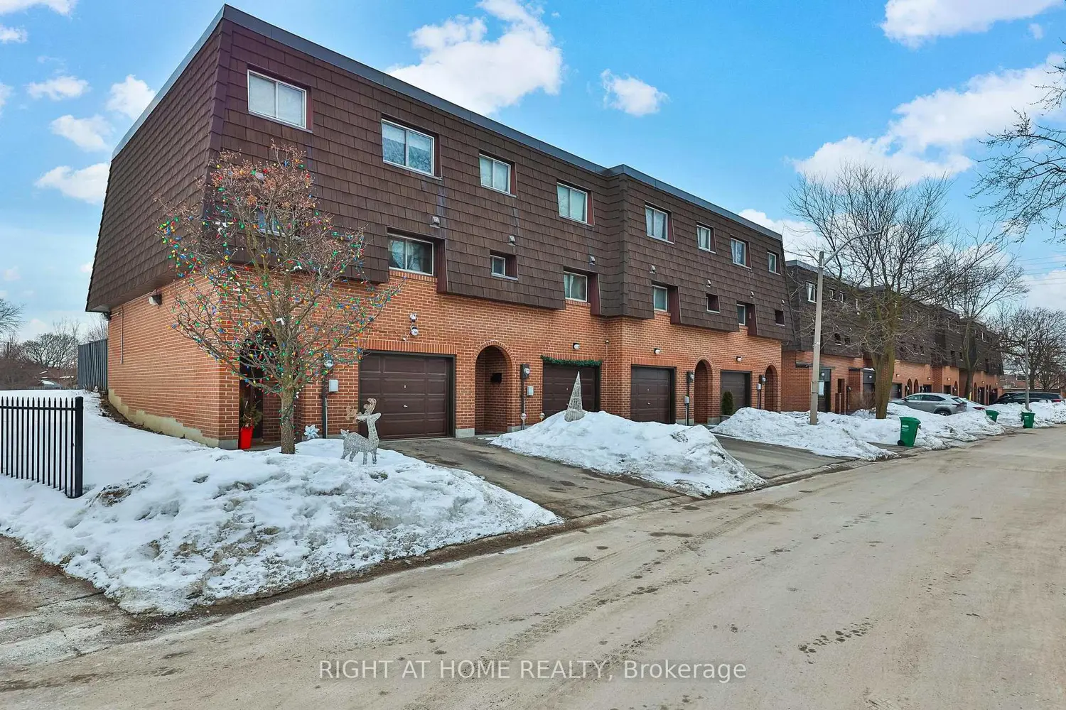 100 Darras Court 74