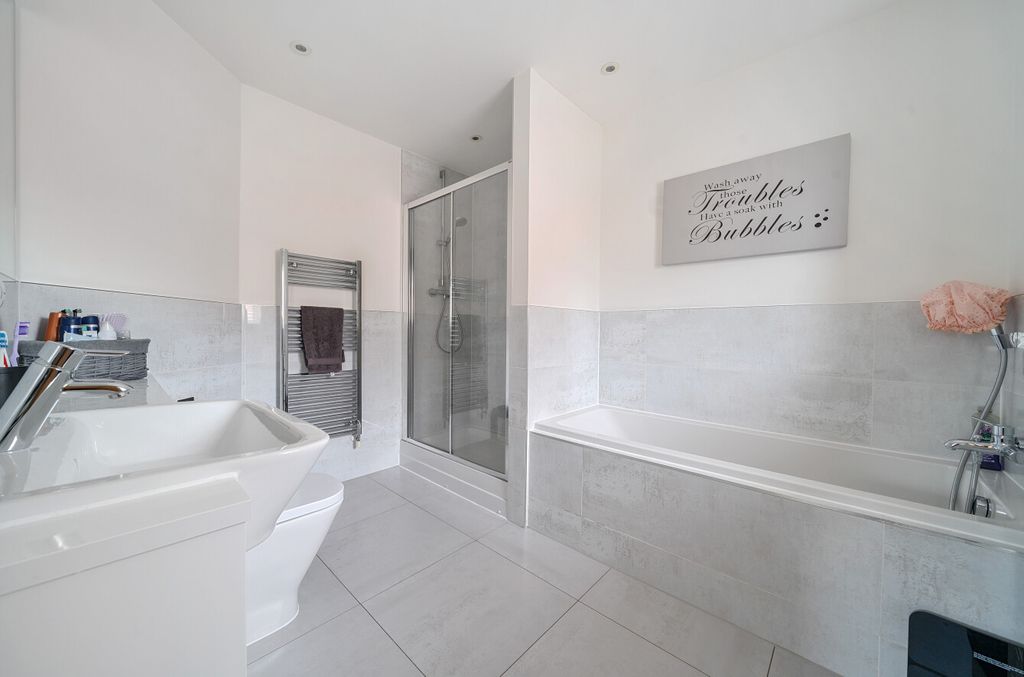 Additional image 14 of 5 bed detached house for saleDowles Barn Close, Barkham, Wokingham RG41