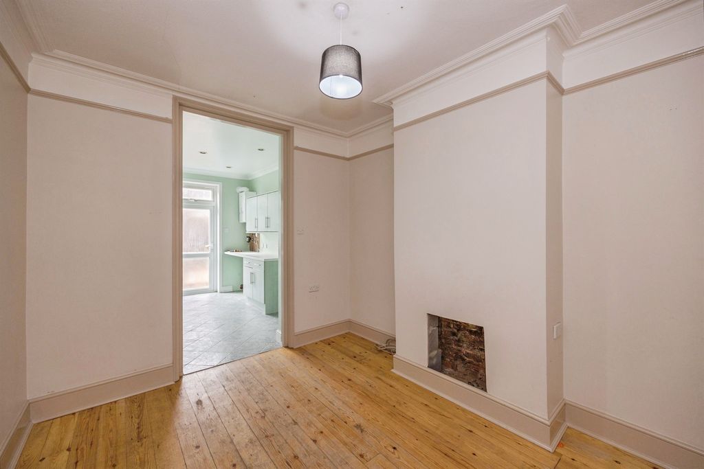 Additional image 8 of 6 bed terraced house for saleTelephone Road, Southsea PO4