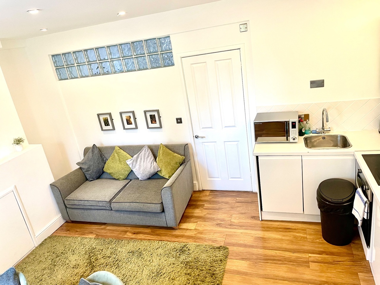 1 Bed Flat, Emmanuel Road, CB1, N1 7GU photo 3