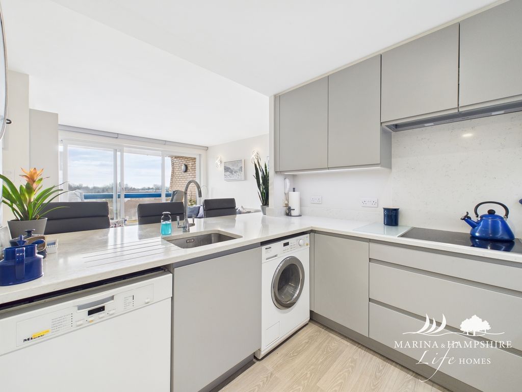 Additional image 9 of 1 bed flat for saleOyster Quay, Port Way, Port Solent PO6